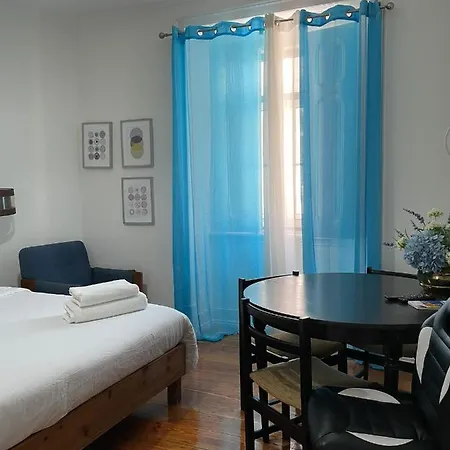 Retro M2 R4 - Lovely Double With Shared Bathroom Pensión *